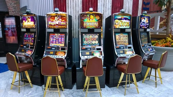 77lucks mobile app interface showing live football and casino options